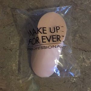Makeup Forever Ellipse Sponge